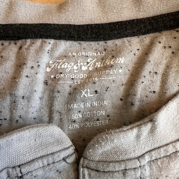 Flag and Anthem grey heather t-shirt Henley, men’s XL - Picture 3 of 3